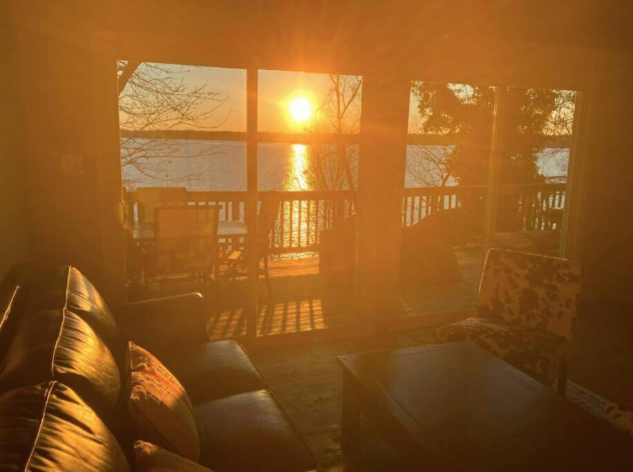 2 Bedroom Newly Renovated Waterfront Home; 10 Min From Mgm & The Gaylord Fort Washington Exterior foto